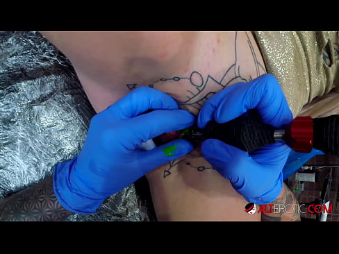 ❤️ Fìor tattooed hottie Sully Savage fhuair tattoo air a clitoris ️ Porno aig gd.classicmebel21.ru